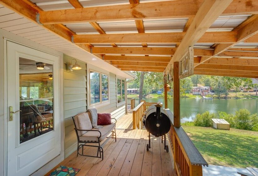 Kilgore Lakefront Home W/ Private Dock & Pier!