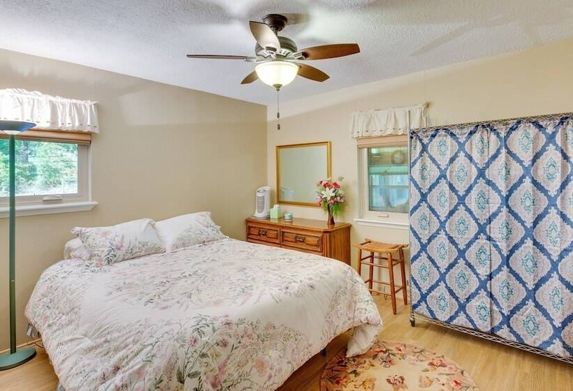 Kilgore Lakefront Home W/ Private Dock & Pier!