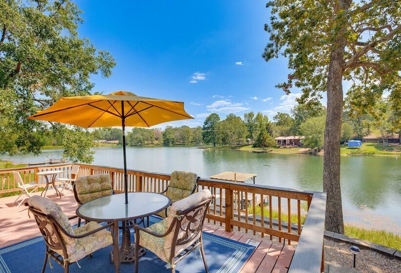 Kilgore Lakefront Home W/ Private Dock & Pier!