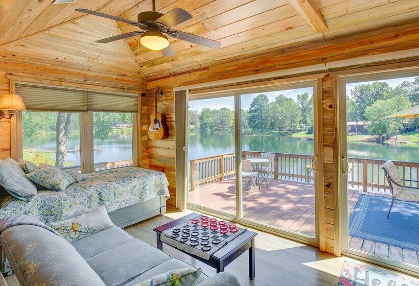 Kilgore Lakefront Home W/ Private Dock & Pier!