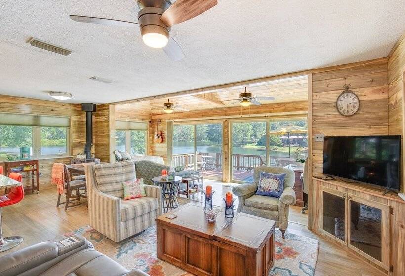 Kilgore Lakefront Home W/ Private Dock & Pier!