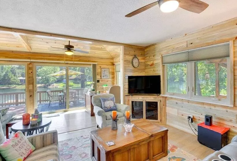 Kilgore Lakefront Home W/ Private Dock & Pier!