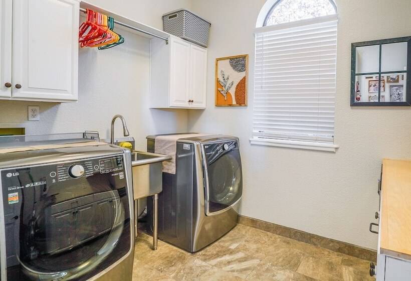 Las Cruces Home W/ Private Pool + Fire Pit!