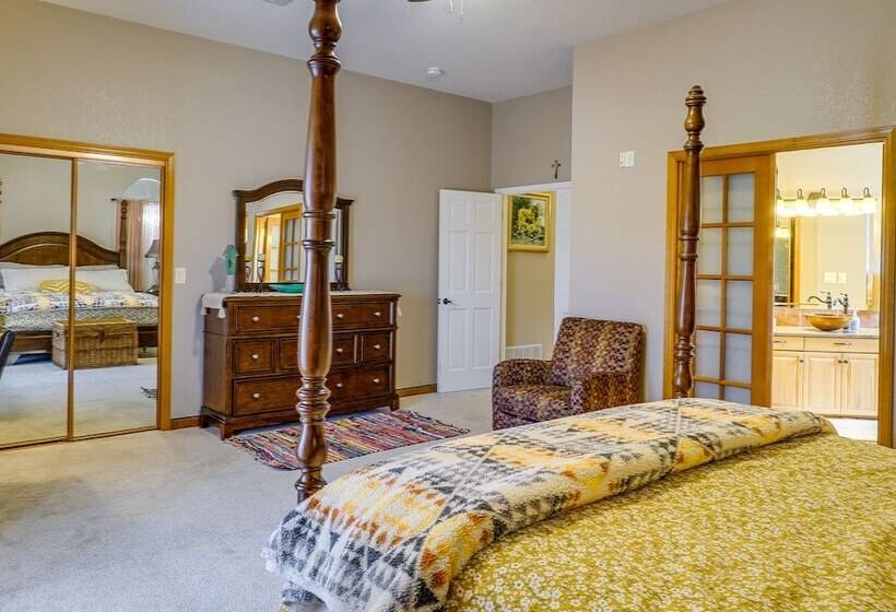 Las Cruces Home W/ Private Pool + Fire Pit!