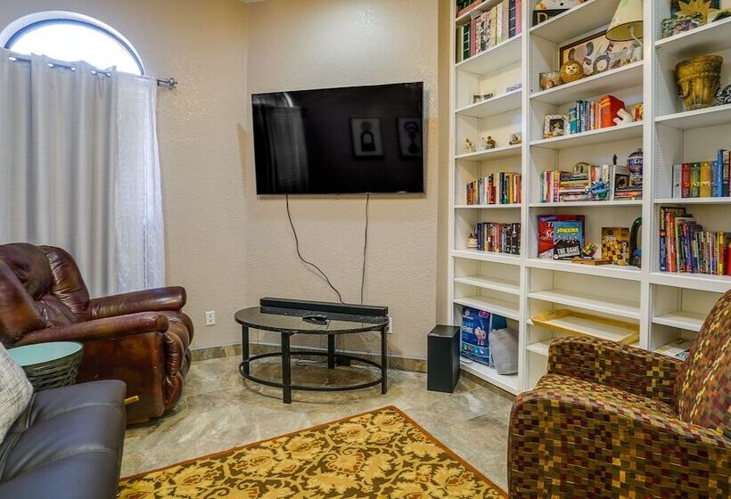 Las Cruces Home W/ Private Pool + Fire Pit!