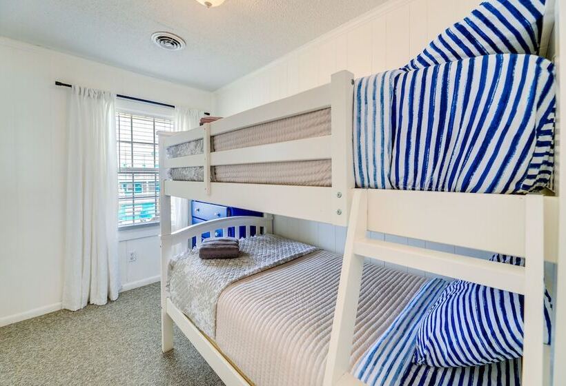 Lovely Emerald Isle Beach House Steps To Beach!