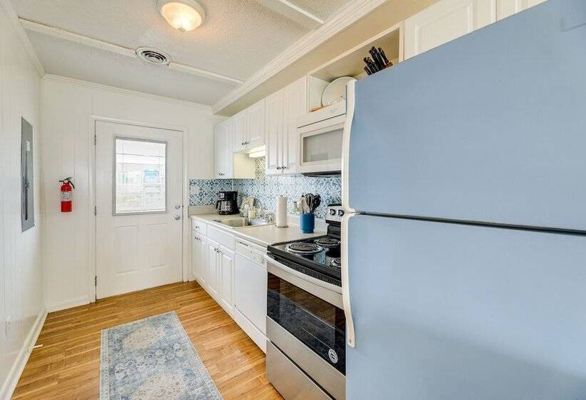 Lovely Emerald Isle Beach House Steps To Beach!