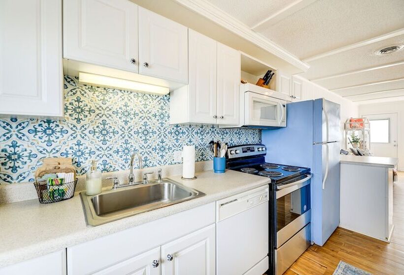 Lovely Emerald Isle Beach House Steps To Beach!