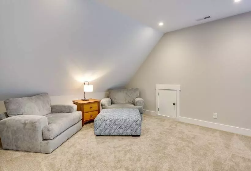 Lovely Kerr Lake House W/ Private Dock!