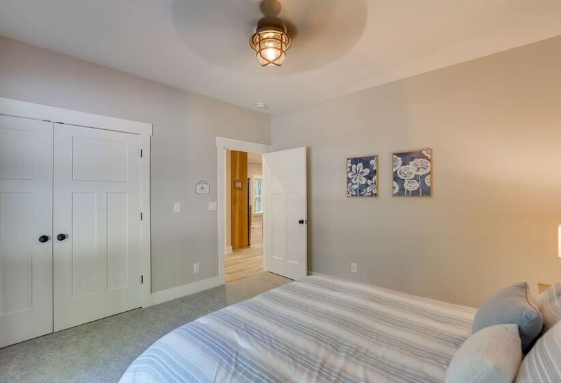 Lovely Kerr Lake House W/ Private Dock!