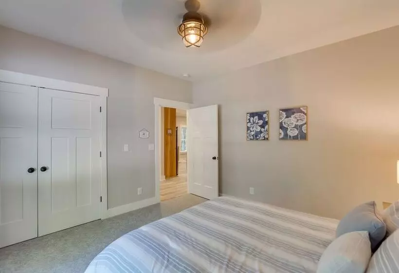 Lovely Kerr Lake House W/ Private Dock!