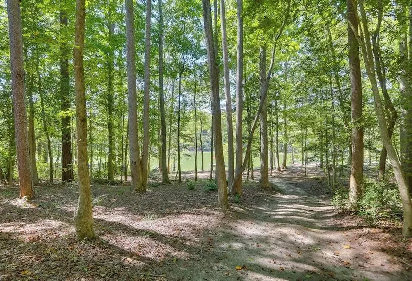 Lovely Kerr Lake House W/ Private Dock!