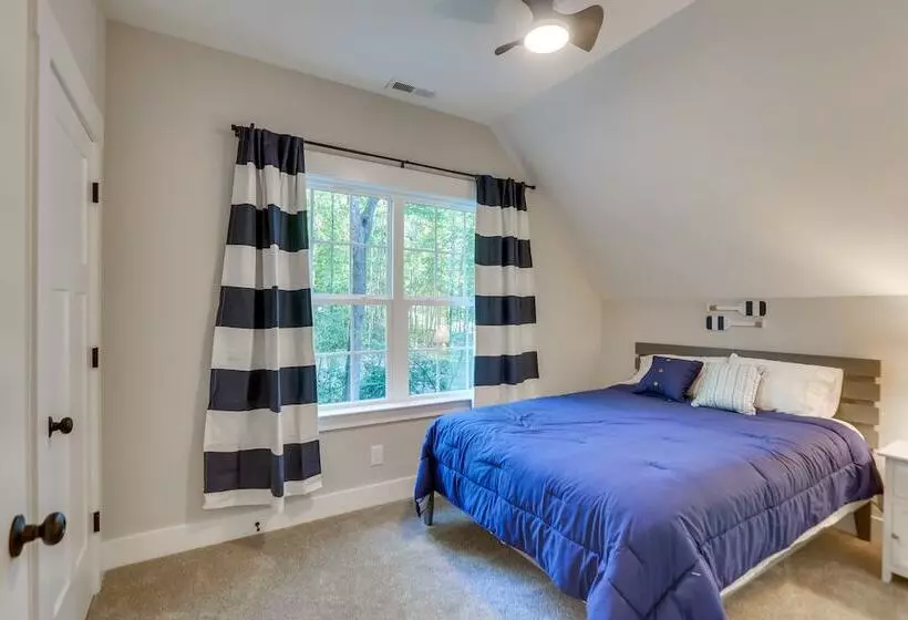 Lovely Kerr Lake House W/ Private Dock!