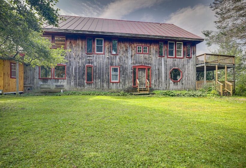 Luxe 14 Acre Vermont Countryside Lodge!