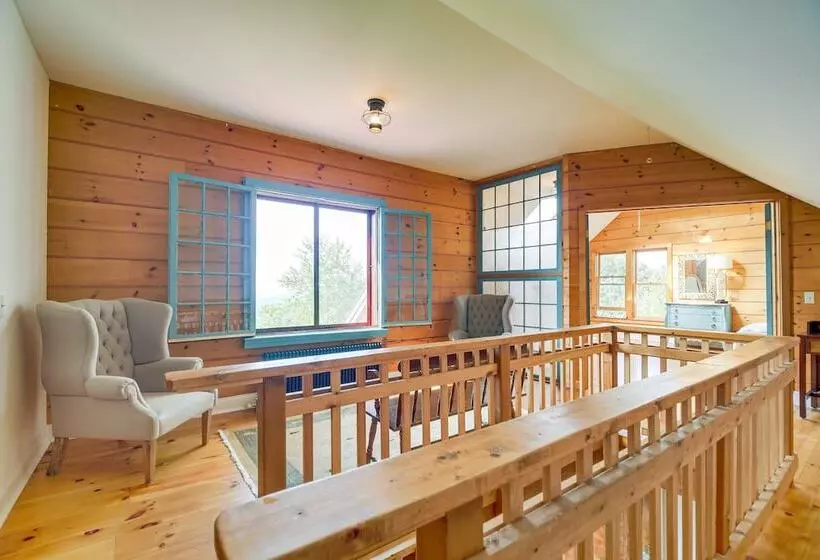 Luxe 14 Acre Vermont Countryside Lodge!