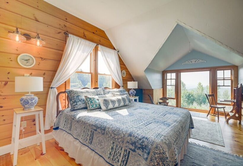 Luxe 14 Acre Vermont Countryside Lodge!