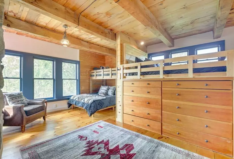 Luxe 14 Acre Vermont Countryside Lodge!