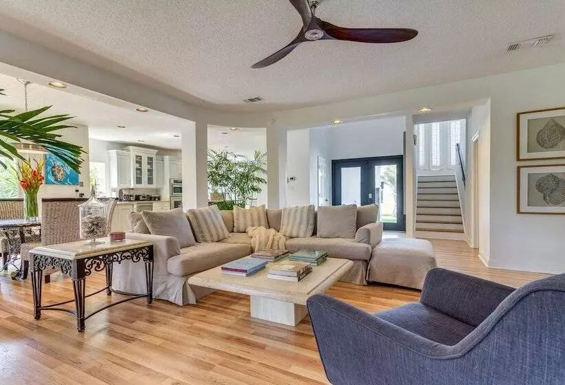 Luxe Gulf Breeze Home W/ Patios   4 Mi To Beaches!