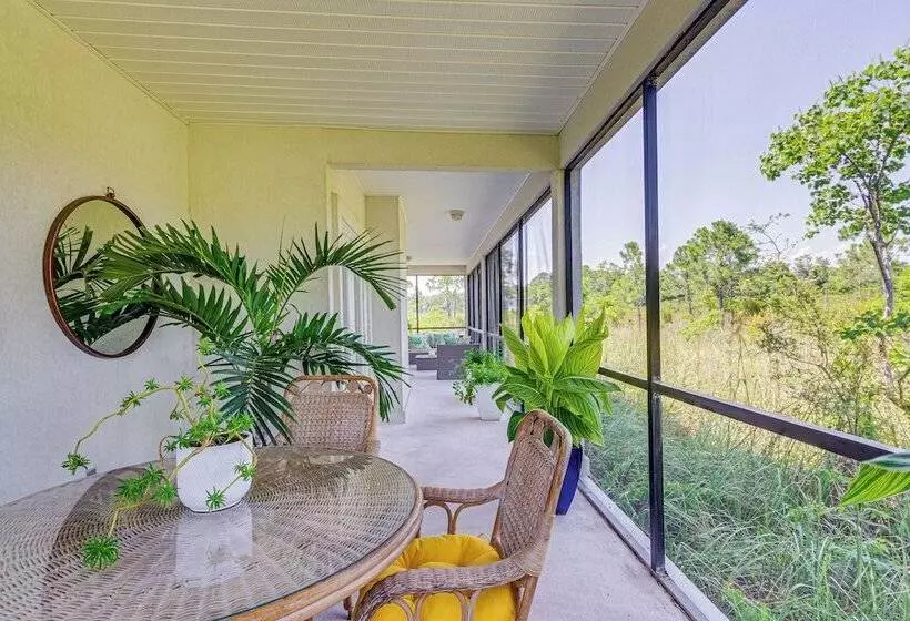 Luxe Gulf Breeze Home W/ Patios   4 Mi To Beaches!