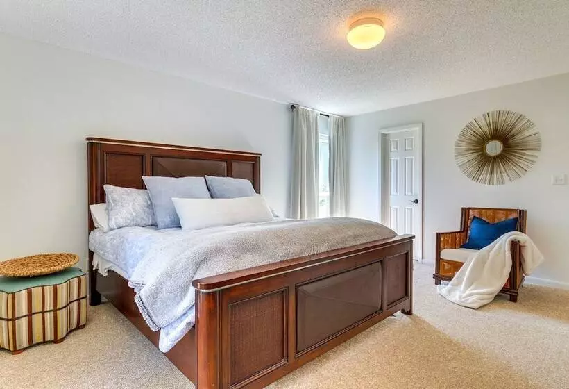 Luxe Gulf Breeze Home W/ Patios   4 Mi To Beaches!