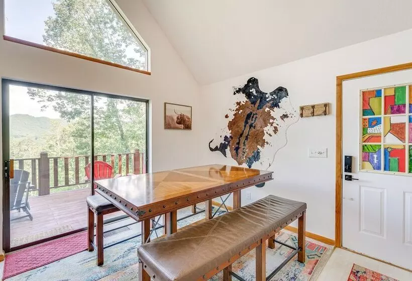 Murphy Cabin W/ Deck & Sweeping Mountain Views!