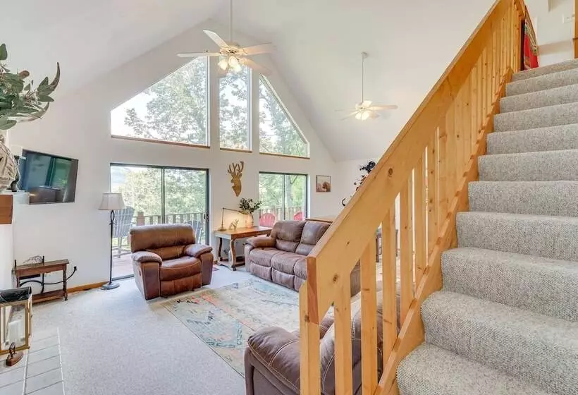 Murphy Cabin W/ Deck & Sweeping Mountain Views!