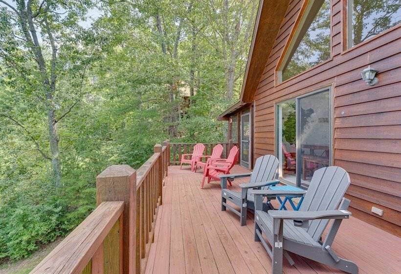 Murphy Cabin W/ Deck & Sweeping Mountain Views!