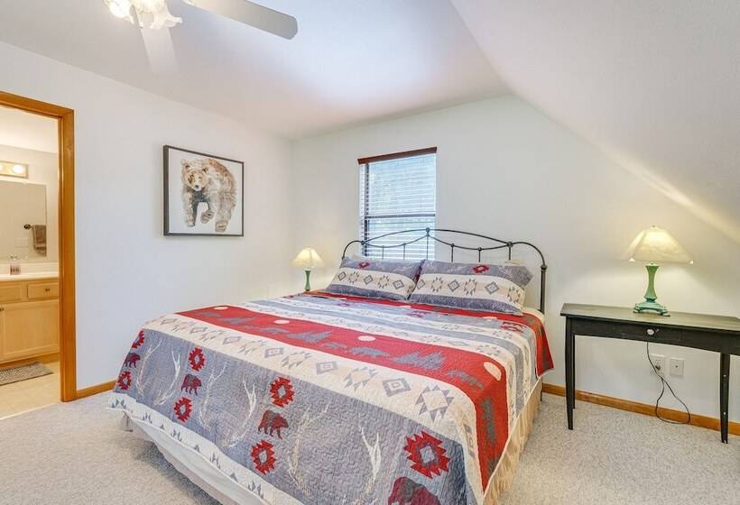 Murphy Cabin W/ Deck & Sweeping Mountain Views!