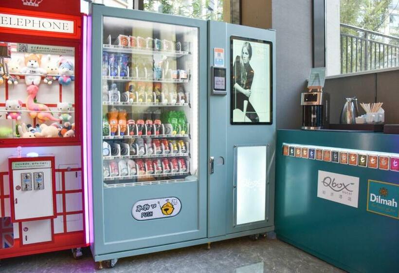 Q Box Hotel Shanghai Sanjiagang