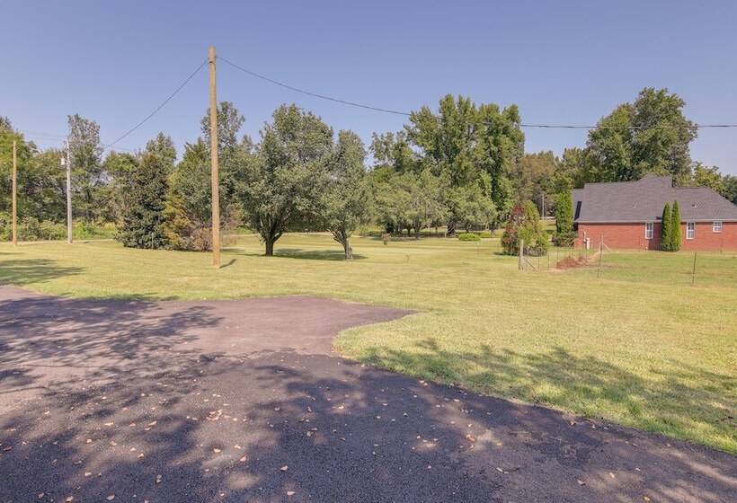 Quiet Millington Tiny House Near Naval Air Base!