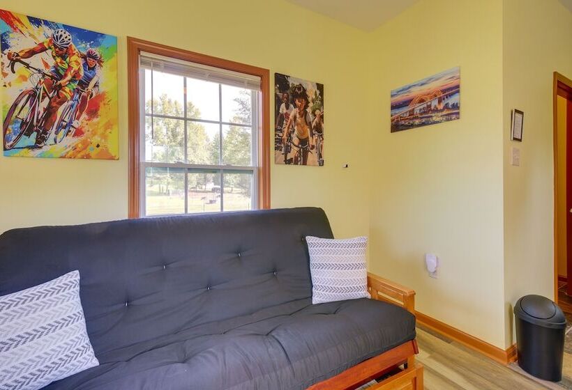 Quiet Millington Tiny House Near Naval Air Base!