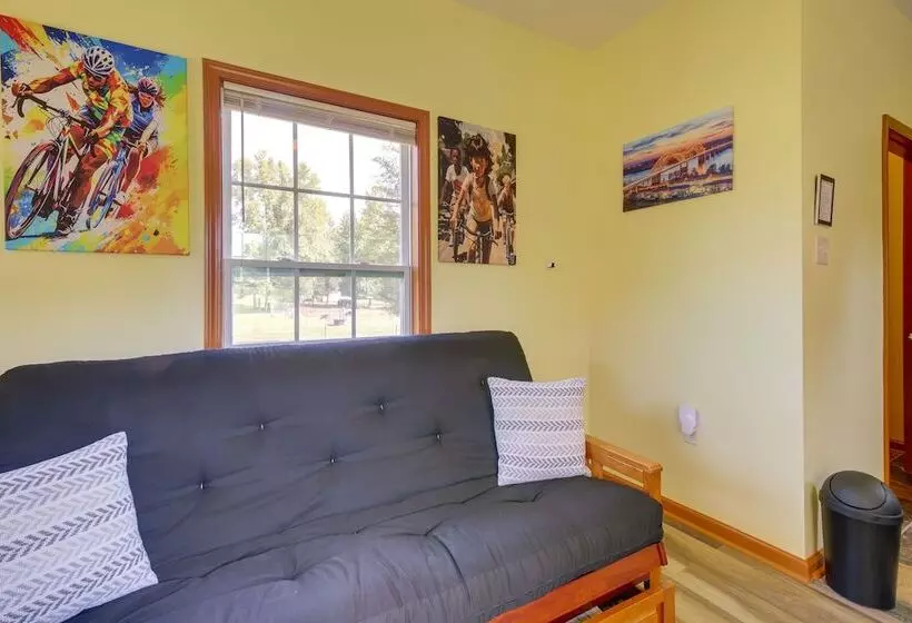 Quiet Millington Tiny House Near Naval Air Base!