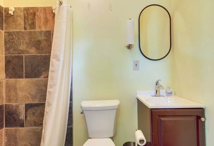 Quiet Millington Tiny House Near Naval Air Base!