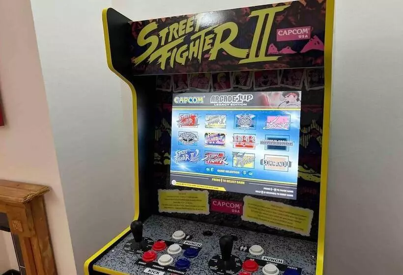 Residenssi Essex 2 Bed House Nr Stanstead With Arcade Machine