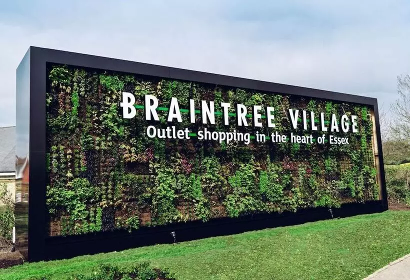 Residenssi Essex 2 Bed House Nr Stanstead With Arcade Machine