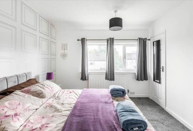 Residenza Come & Unwind In Charming 5 Bed House In Blackburn