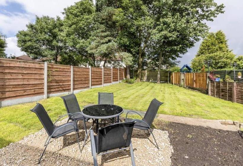 Residenza Come & Unwind In Charming 5 Bed House In Blackburn