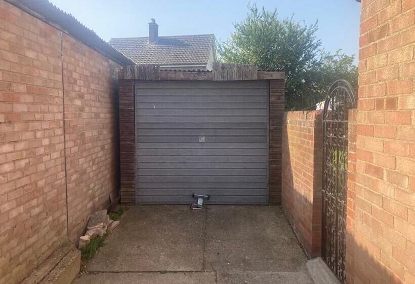 اقامتگاه Stunning 3 Bed Semi Detached House In Cambridge