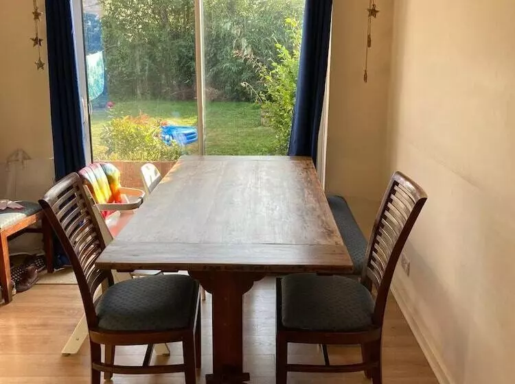 レジデンス Stunning 3  Bed Semi Detached House In Cambridge