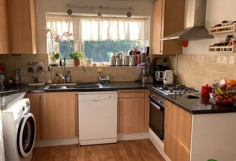 レジデンス Stunning 3  Bed Semi Detached House In Cambridge