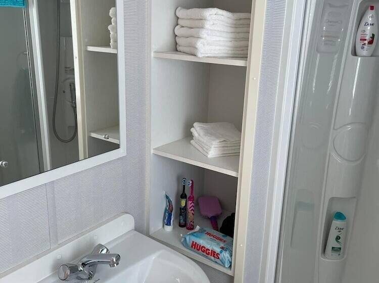 리조트 Dog Friendly 8 Berth Caravan At Cherry Tree Holiday Park In Norfolk Ref 70363c