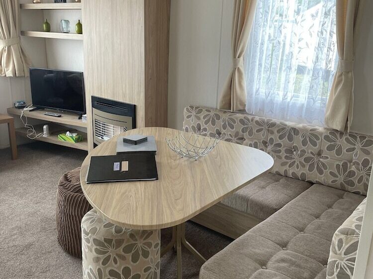 리조트 Dog Friendly 8 Berth Caravan At Cherry Tree Holiday Park In Norfolk Ref 70363c