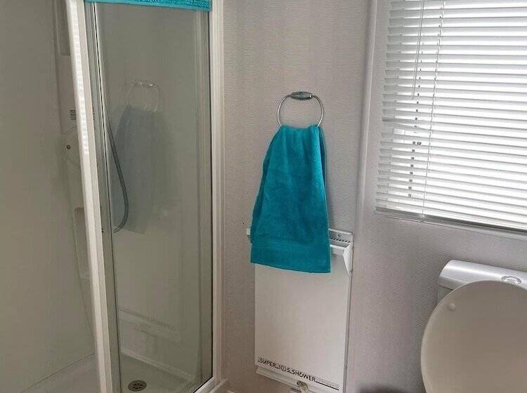 리조트 Dog Friendly 8 Berth Caravan At Cherry Tree Holiday Park In Norfolk Ref 70363c