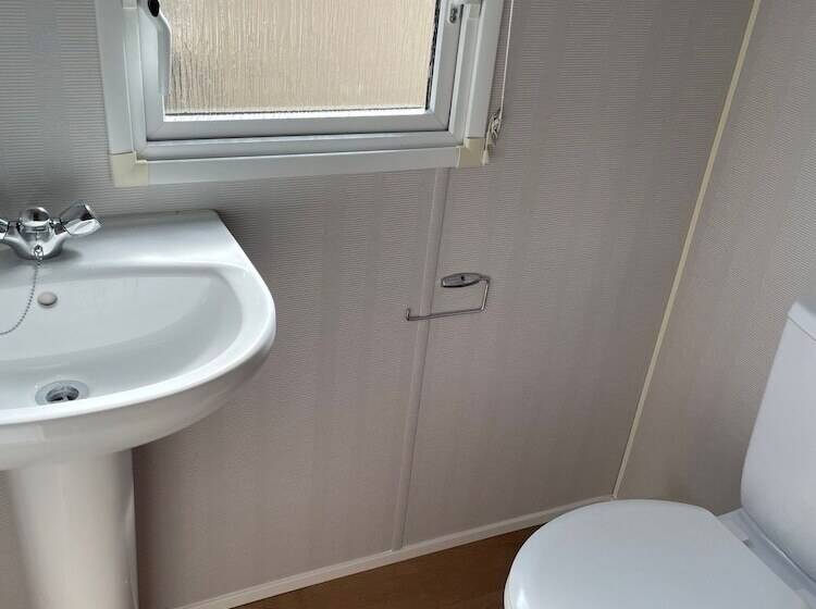 리조트 Dog Friendly 8 Berth Caravan At Cherry Tree Holiday Park In Norfolk Ref 70363c