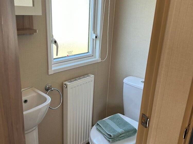 리조트 Dog Friendly 8 Berth Caravan At Cherry Tree Holiday Park In Norfolk Ref 70363c