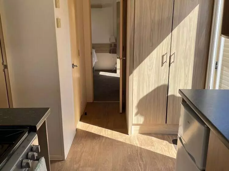 リゾートホテル Dog Friendly 8 Berth Caravan At Cherry Tree Holiday Park In Norfolk Ref 70363c