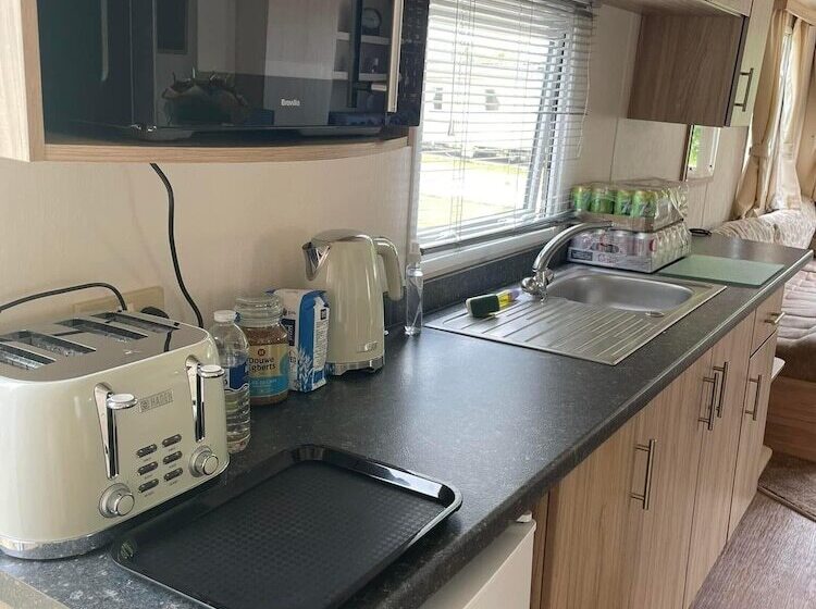리조트 Dog Friendly 8 Berth Caravan At Cherry Tree Holiday Park In Norfolk Ref 70363c