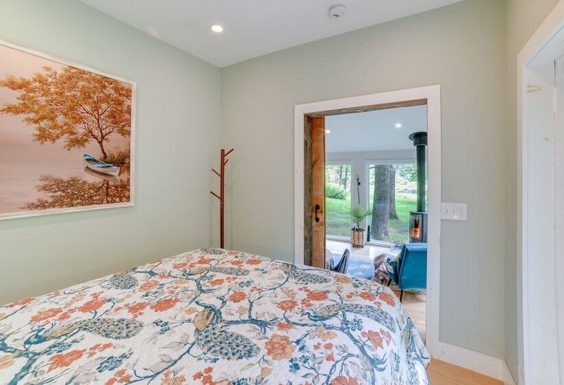 Secluded Upstate Ny Forest Cottage On 33 Acres!