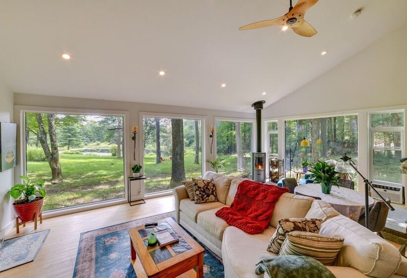 Secluded Upstate Ny Forest Cottage On 33 Acres!