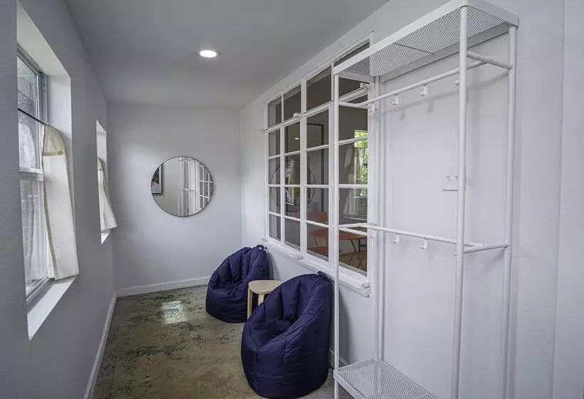 Serene 2br/1ba Residence In Peaceful San Antonio